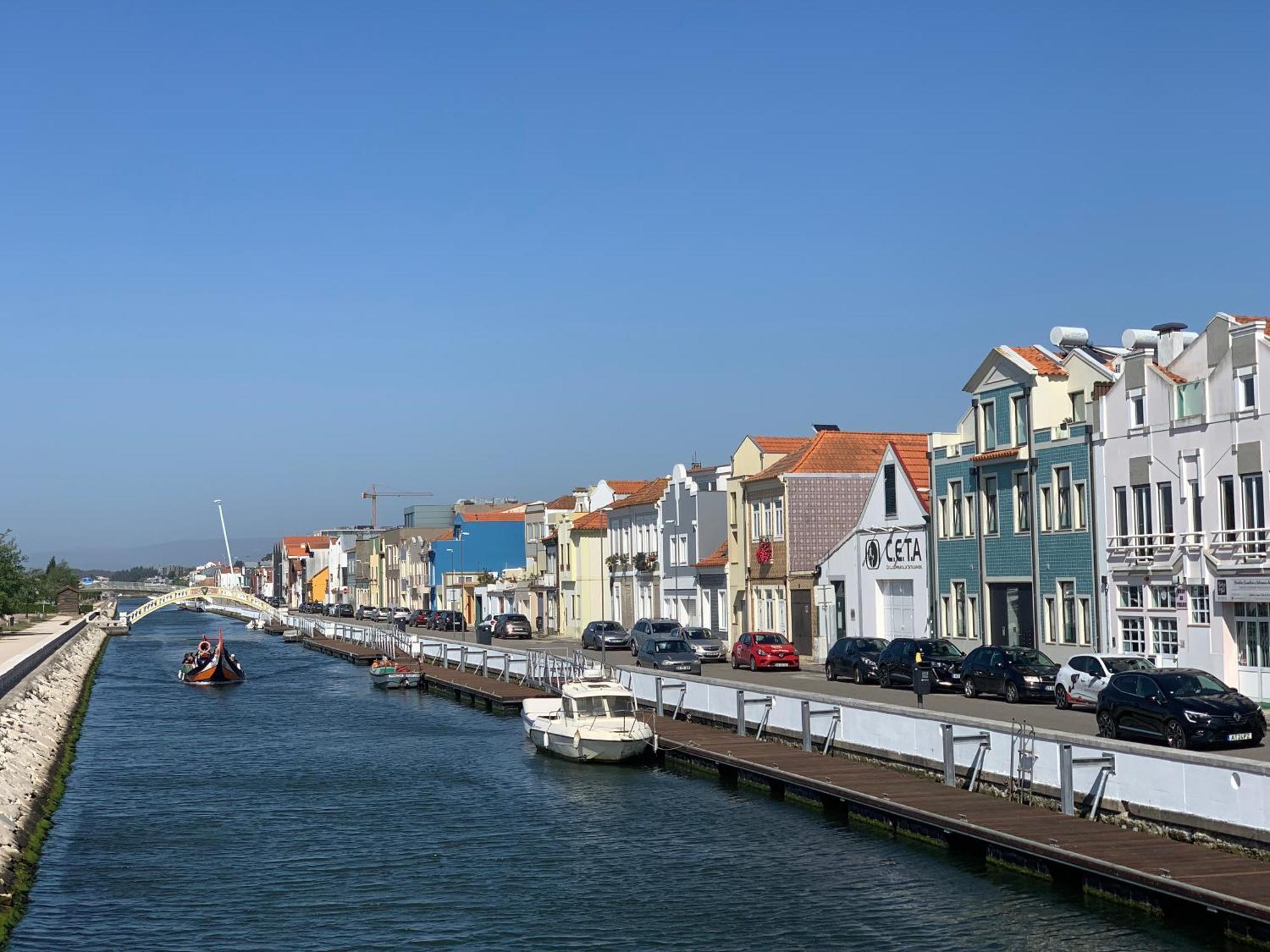 Old Town River View Aveiro Bagian luar foto
